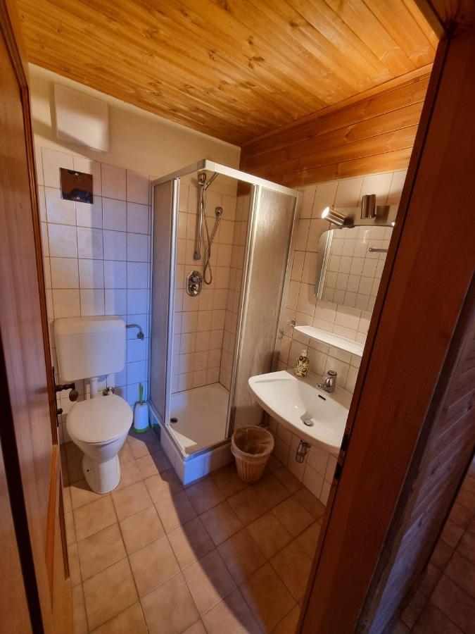 Gasthof Kirchenwirt Gnesau エクステリア 写真