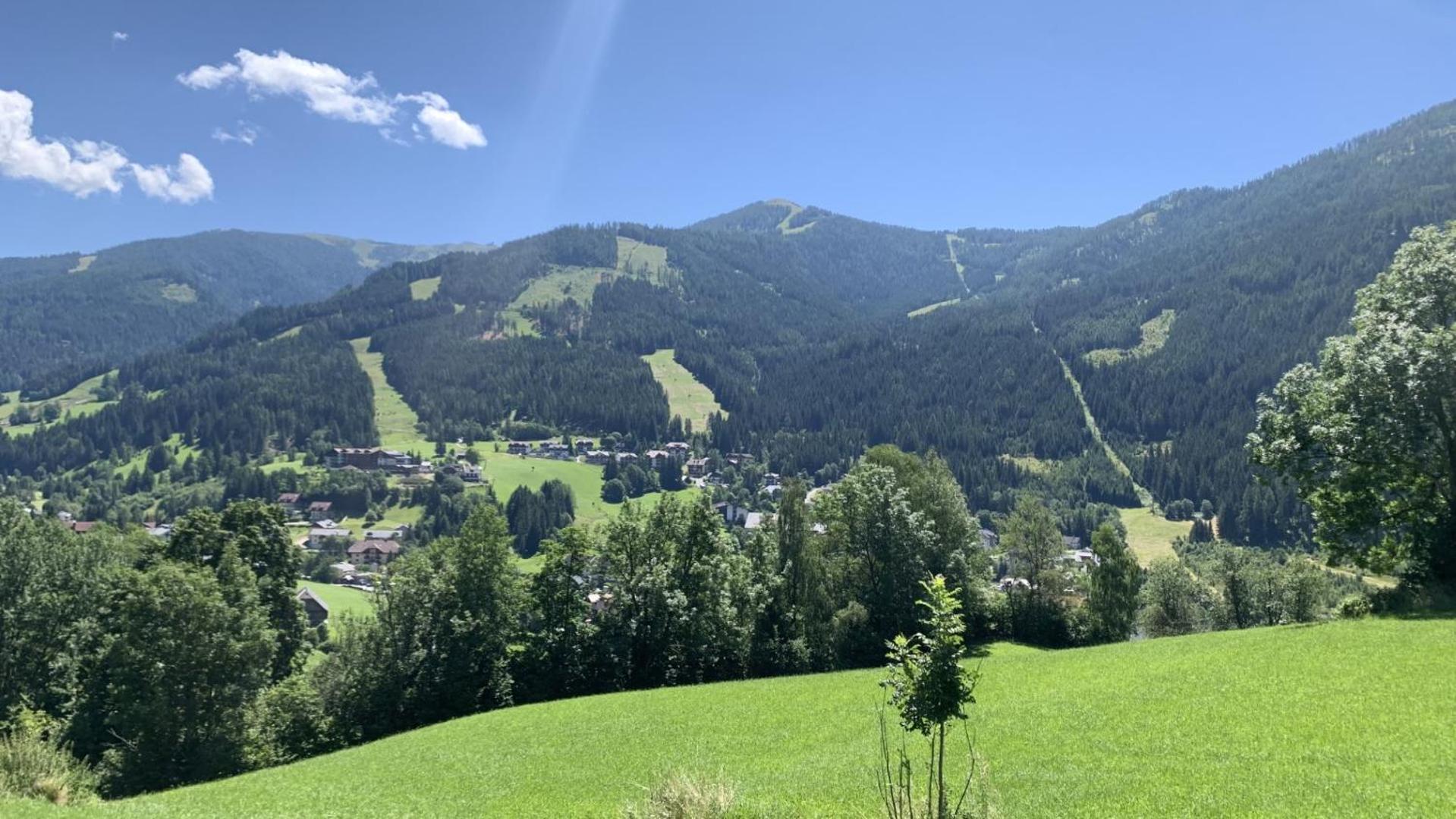 Gasthof Kirchenwirt Gnesau エクステリア 写真